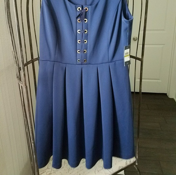 Beautifull Dress - Picture 3 of 3